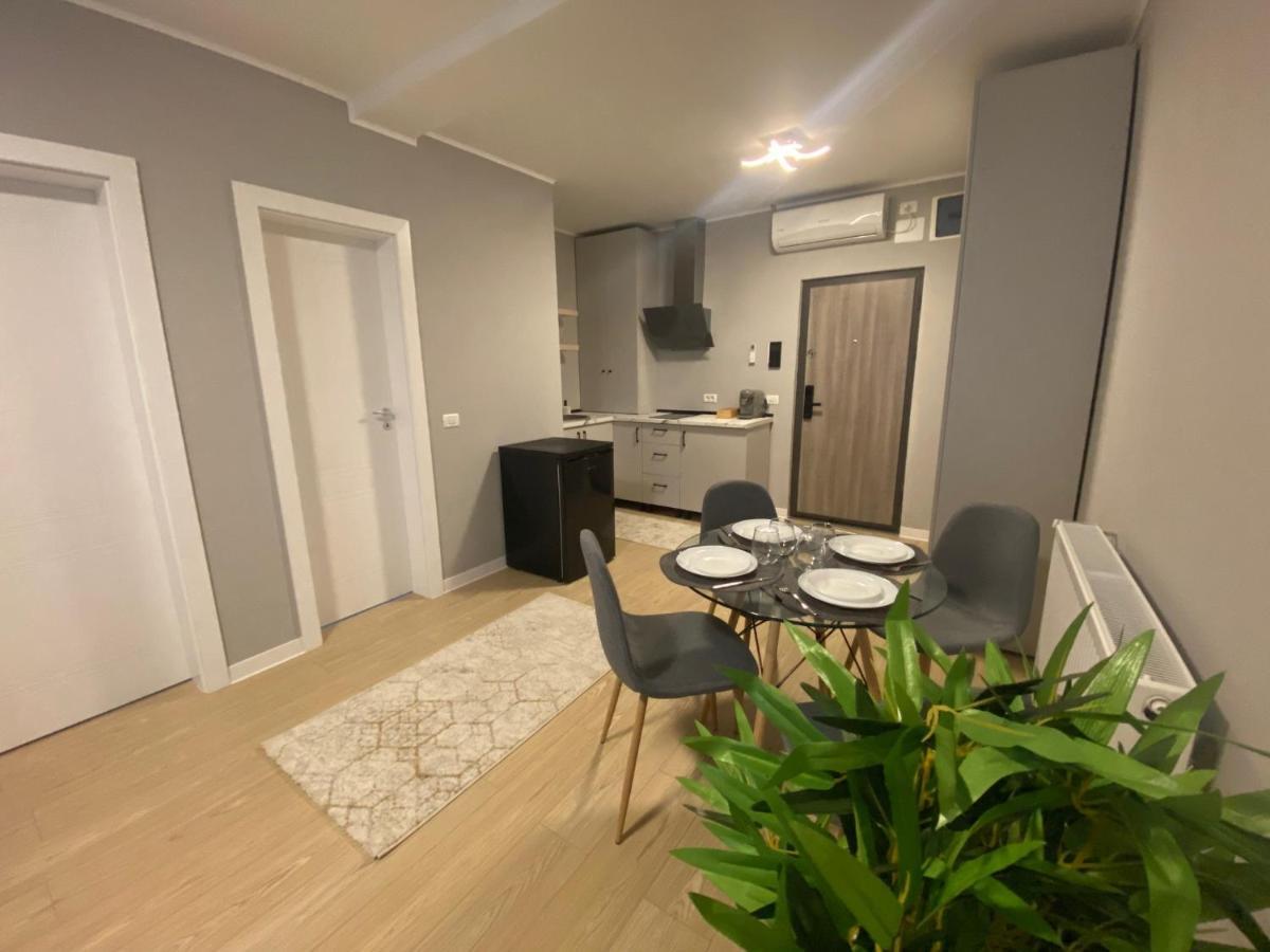 Em03- Apartament 2 Camere Luxury Târgu Jiu Eksteriør bilde